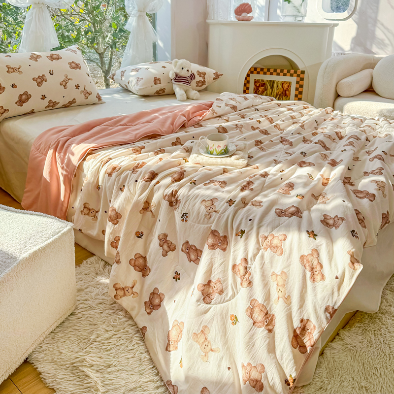 91家纺网 家纺一手货源 找家纺 梦恬佳-2024新款A类水洗双层纱夏凉被 夹心小熊