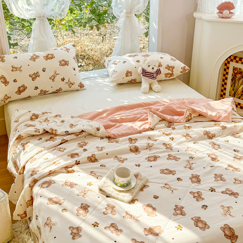 91家纺网 家纺一手货源 找家纺 梦恬佳-2024新款A类水洗双层纱夏凉被 夹心小熊