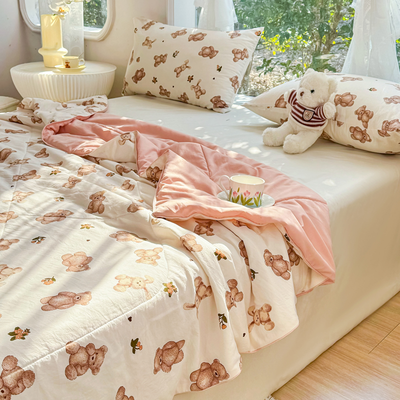 91家纺网 家纺一手货源 找家纺 梦恬佳-2024新款A类水洗双层纱夏凉被 夹心小熊