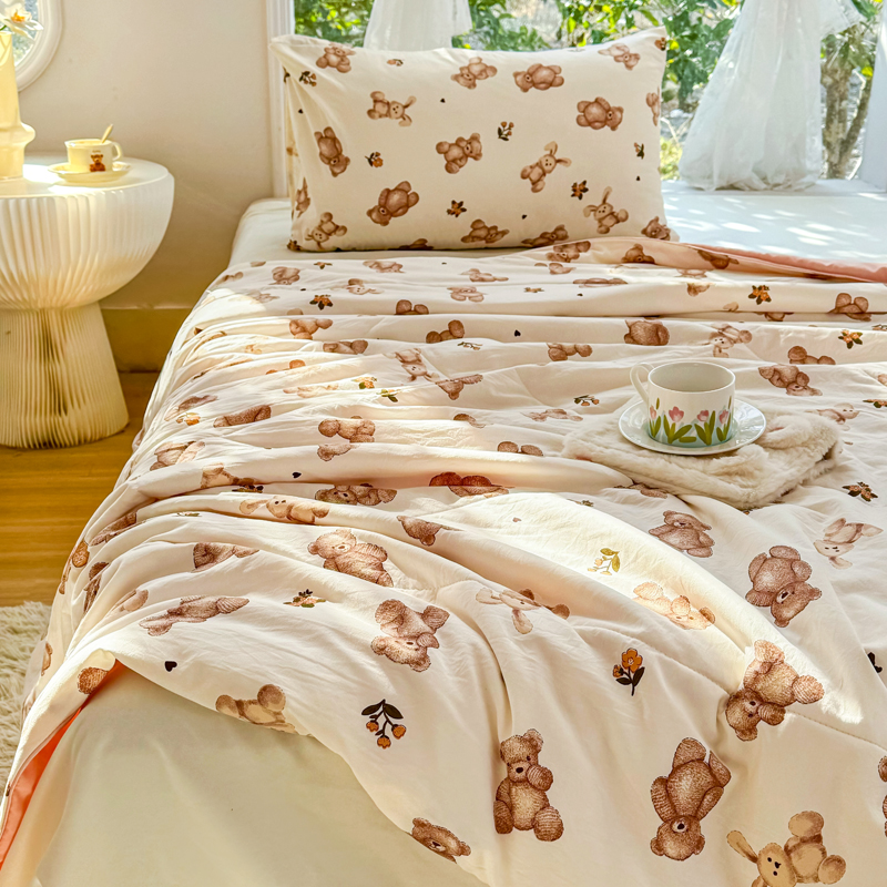 91家纺网 家纺一手货源 找家纺 梦恬佳-2024新款A类水洗双层纱夏凉被 夹心小熊