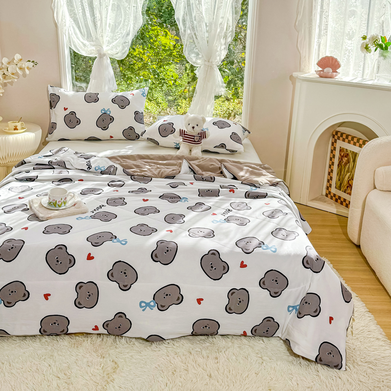 91家纺网 家纺一手货源 找家纺 梦恬佳-2024新款A类水洗双层纱夏凉被 曲奇小熊