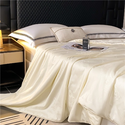 91家纺网 家纺一手货源 找家纺 总 雅高 2025高密全棉贡缎大提花轻奢纯棉夏被美国进口Naia纳雅醋酯纤维夏凉被空调被子被芯