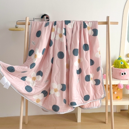 91家纺网 家纺一手货源 找家纺 啊雅家居 2025新款凉感丝夏凉被冰淇淋夏被 凉圈圈粉