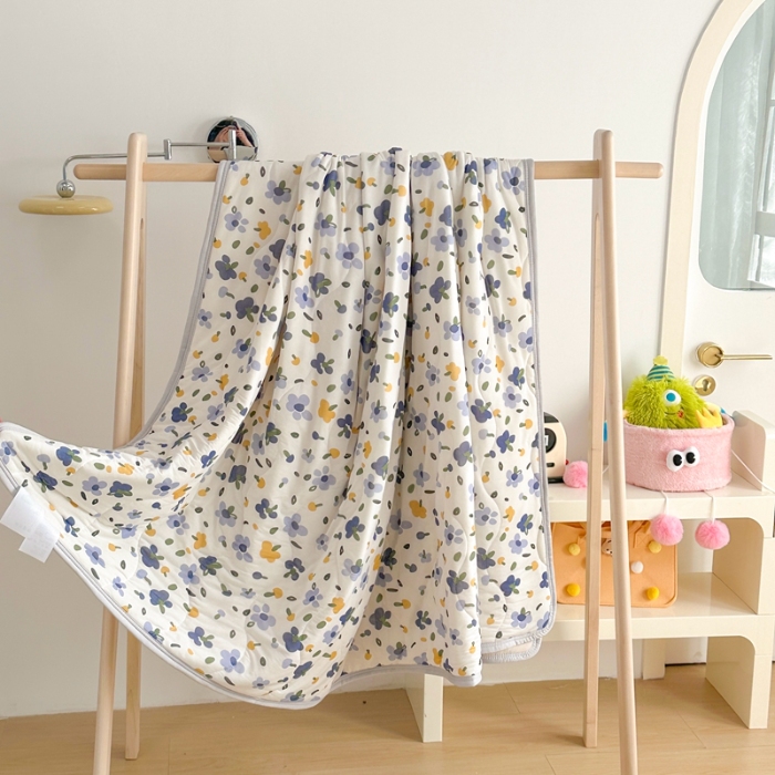 91家纺网 家纺一手货源 找家纺 啊雅家居 2025新款凉感丝夏凉被冰淇淋夏被 小碎花