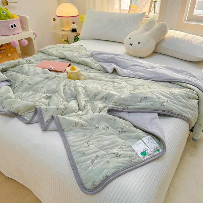 91家纺网 家纺一手货源 找家纺 啊雅家居 2025新款凉感丝夏凉被冰淇淋夏被 太阳花