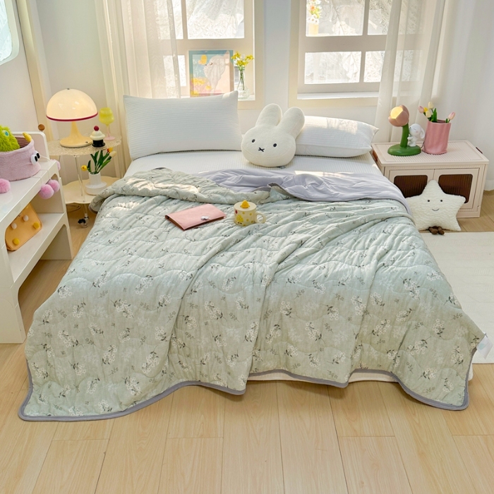 91家纺网 家纺一手货源 找家纺 啊雅家居 2025新款凉感丝夏凉被冰淇淋夏被 太阳花