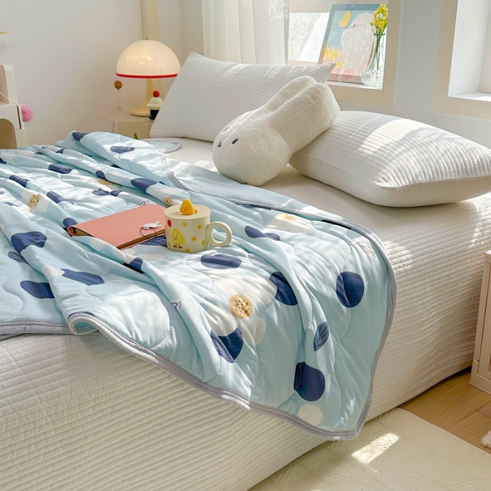 91家纺网 家纺一手货源 找家纺 啊雅家居 2025新款凉感丝夏凉被冰淇淋夏被 凉圈圈兰