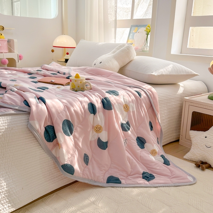 91家纺网 家纺一手货源 找家纺 啊雅家居 2025新款凉感丝夏凉被冰淇淋夏被 凉圈圈粉