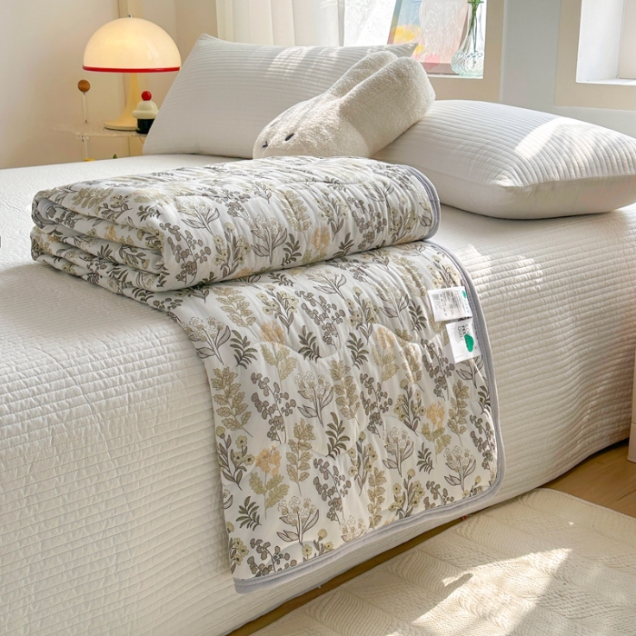 91家纺网 家纺一手货源 找家纺 啊雅家居 2025新款凉感丝夏凉被冰淇淋夏被 花海