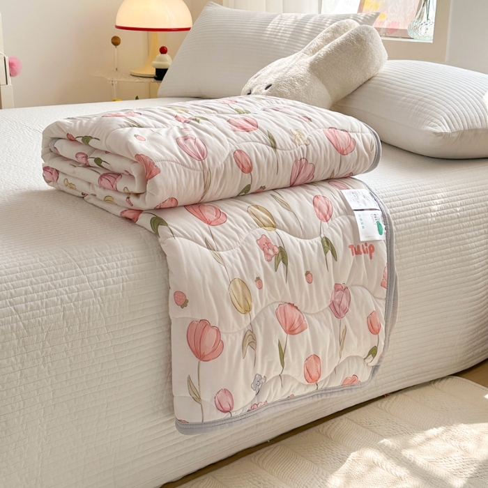 91家纺网 家纺一手货源 找家纺 啊雅家居 2025新款凉感丝夏凉被冰淇淋夏被 粉玫瑰