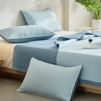 91家纺网 家纺一手货源 找家纺 茉夕家纺 2024新款莱赛尔纯色双面天丝床盖 天丝水蓝