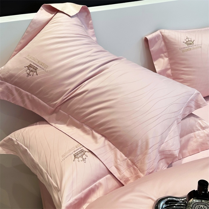 91家纺网 家纺一手货源 找家纺 2025新款长绒棉全棉提花烫钻四件套--黛娜系列 凝脂玉