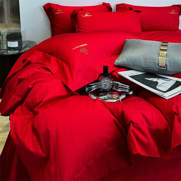 91家纺网 家纺一手货源 找家纺 2025新款长绒棉全棉提花烫钻四件套--黛娜系列 烈焰红
