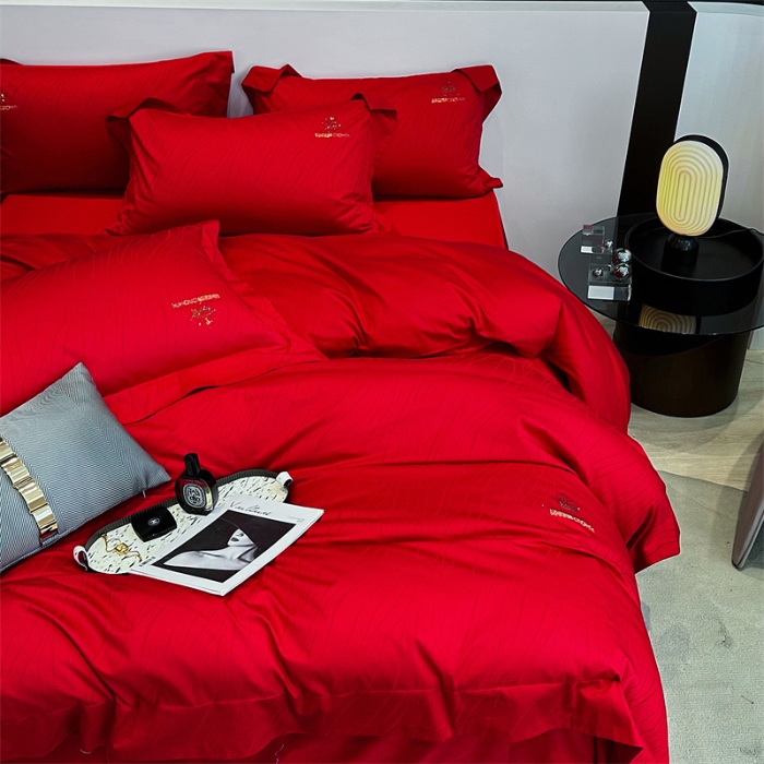 91家纺网 家纺一手货源 找家纺 2025新款长绒棉全棉提花烫钻四件套--黛娜系列 烈焰红