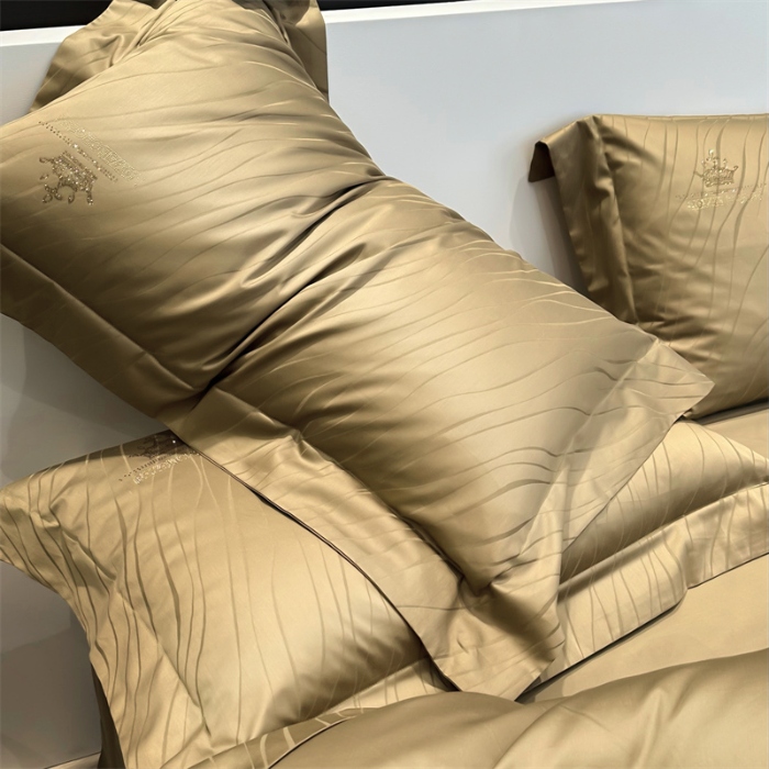 91家纺网 家纺一手货源 找家纺 2025新款长绒棉全棉提花烫钻四件套--黛娜系列 冰咖啡