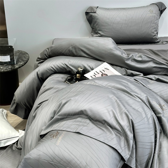 91家纺网 家纺一手货源 找家纺 2025新款长绒棉全棉提花烫钻四件套--黛娜系列 月雾灰
