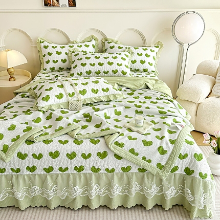 91家纺网 家纺一手货源 找家纺 苏米娜2024新款A类水洗棉麻夏被床盖四件套蕾丝夹棉床裙款大豆夏被