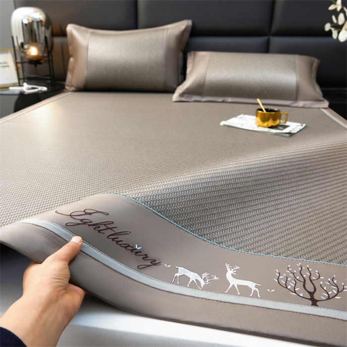 91家纺网 家纺一手货源 找家纺  恒爱 2024新款冰藤凉席 小鹿-浅灰