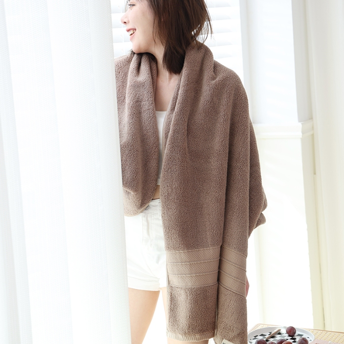 91家纺网 家纺一手货源 找家纺 朴尔家纺-毛巾被 2024新款32股全棉精织缎档维斯克加厚加大浴巾 摩卡咖90*180cm