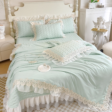 91家纺网 家纺一手货源 找家纺 A类糯小棉蕾丝雪纺床盖款夏被四件套 法式大花边三件套爱丽丝系列夏凉被空调被