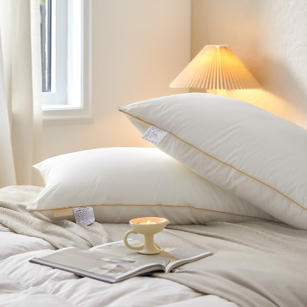 91家纺网 家纺一手货源 找家纺 2024新款 酒店同款深睡薰衣草枕全棉羽丝绒可水洗枕头枕芯护颈助睡眠酒店家用