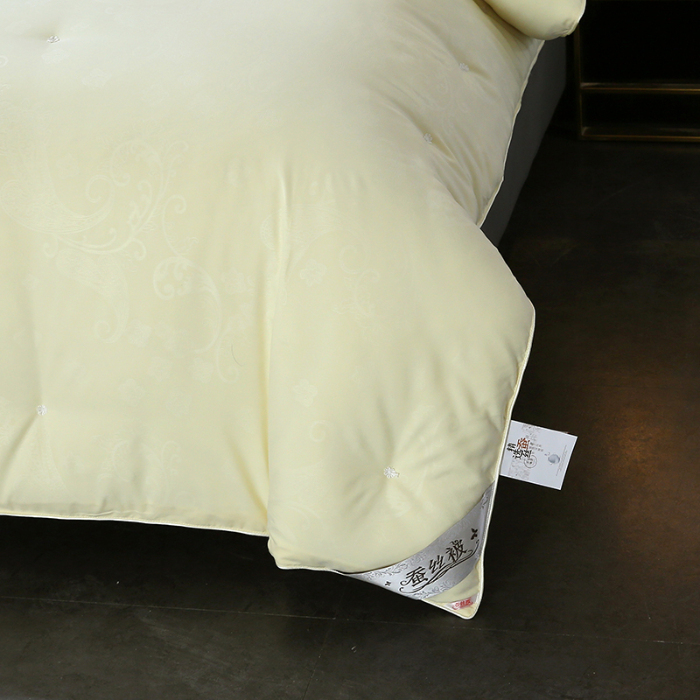 91家纺网 家纺一手货源 找家纺 恒鑫家纺 2025新款全棉提花蚕丝被 黄色