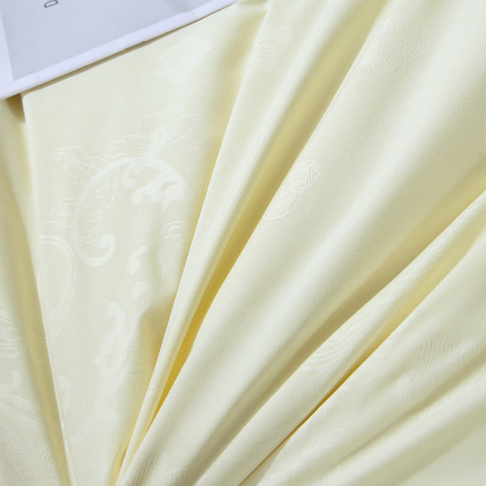 91家纺网 家纺一手货源 找家纺 恒鑫家纺 2025新款全棉提花蚕丝被 黄色