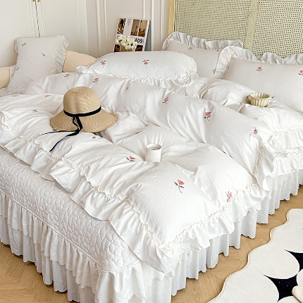 91家纺网 家纺一手货源 找家纺 （总）苏米娜2024小红书多巴胺ins风法式小香风糯小棉散点玫瑰床盖款四件套水洗棉纯棉全棉夏被四件套