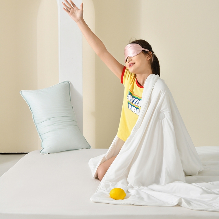 91家纺网 家纺一手货源 找家纺 （总）彩烨 2025纯色凉感丝夏被【北极月光*全网唯一白色】