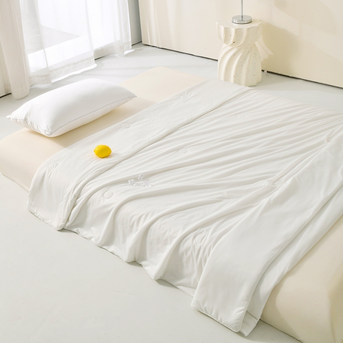 91家纺网 家纺一手货源 找家纺 （总）彩烨 2025纯色凉感丝夏被【北极月光*全网唯一白色】