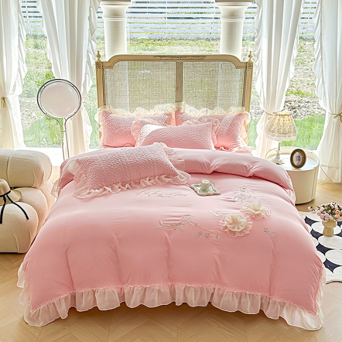 91家纺网 家纺一手货源 找家纺 苏米娜2024韩版法式公主风水洗棉立体花绣花床盖款四件套蕾丝床盖款三件套