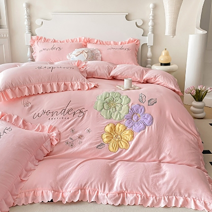 91家纺网 家纺一手货源 找家纺 （总）苏米娜2024新款水洗棉立体刺绣四件套贴布绣花卉双层纱棉麻泡泡纱泡泡棉小竺棉四件套公主风