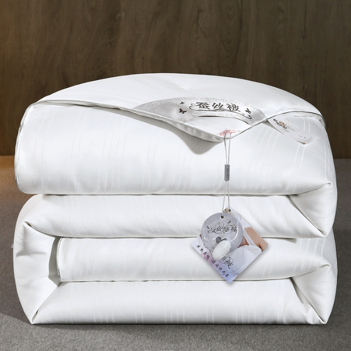 91家纺网 家纺一手货源 找家纺 恒鑫家纺 2025新款蚕丝被 白色