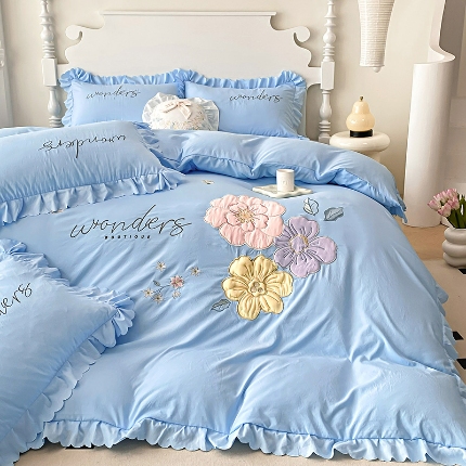 91家纺网 家纺一手货源 找家纺 苏米娜2024新款水洗棉立体刺绣四件套贴布绣花卉双层纱棉麻泡泡纱泡泡棉小竺棉四件套公主风 