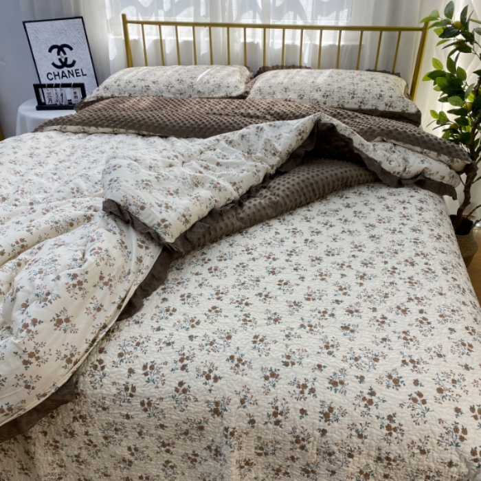 91家纺网 家纺一手货源 找家纺 暖居 2024新款豆豆被四件套春秋单件豆豆绒被芯被褥可机洗爱心咖