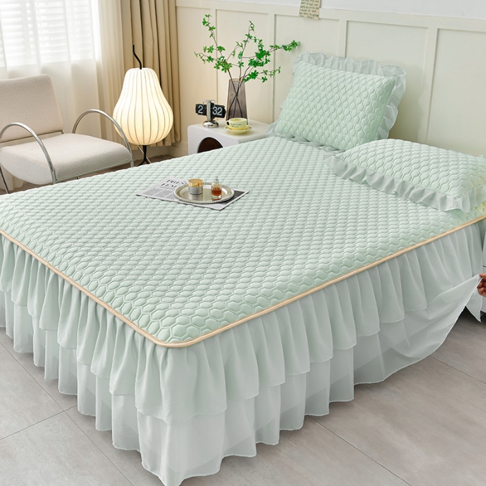 91家纺网 家纺一手货源 找家纺 民新家纺 2024新款凉感丝乳胶床裙凉席 足球花-清新绿