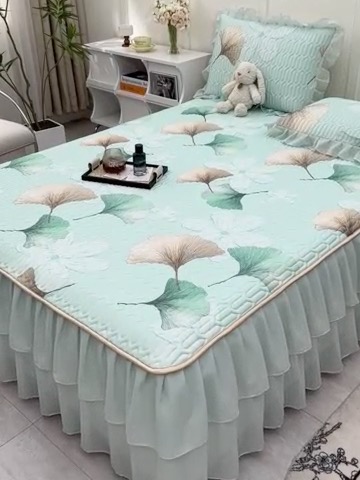 91家纺网 家纺一手货源 找家纺 民新家纺 2024新款凉感丝乳胶床裙凉席 银杏叶浅兰