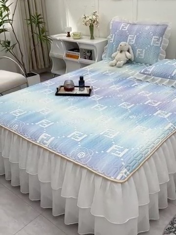 91家纺网 家纺一手货源 找家纺 民新家纺 2024新款凉感丝乳胶床裙凉席 秋水