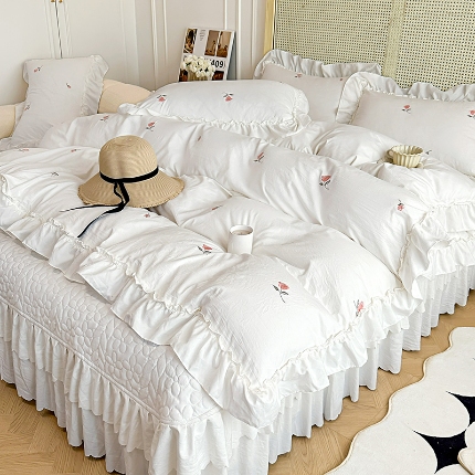 91家纺网 家纺一手货源 找家纺 （总）苏米娜2024小红书多巴胺ins风法式小香风糯小棉散点玫瑰床盖款四件套水洗棉纯棉全棉夏被四件套