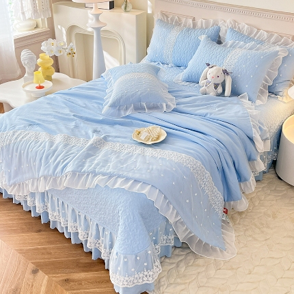 91家纺网 家纺一手货源 找家纺 （总）苏米娜2024韩版少女心法式公主风水洗棉蕾丝花边绣花夏被床盖款四件套泡泡棉小竺棉凉感丝夏被床盖款四件套 