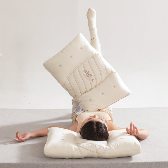 91家纺网 家纺一手货源 找家纺 （总）2024臻丝超柔软护颈蚕丝枕 男女睡眠中低枕头单只装