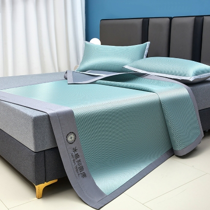 91家纺网 家纺一手货源 找家纺 （总）2025新款A类抗菌抑菌可水洗凉感碳光软席复合加厚三明治网格凉席床笠款