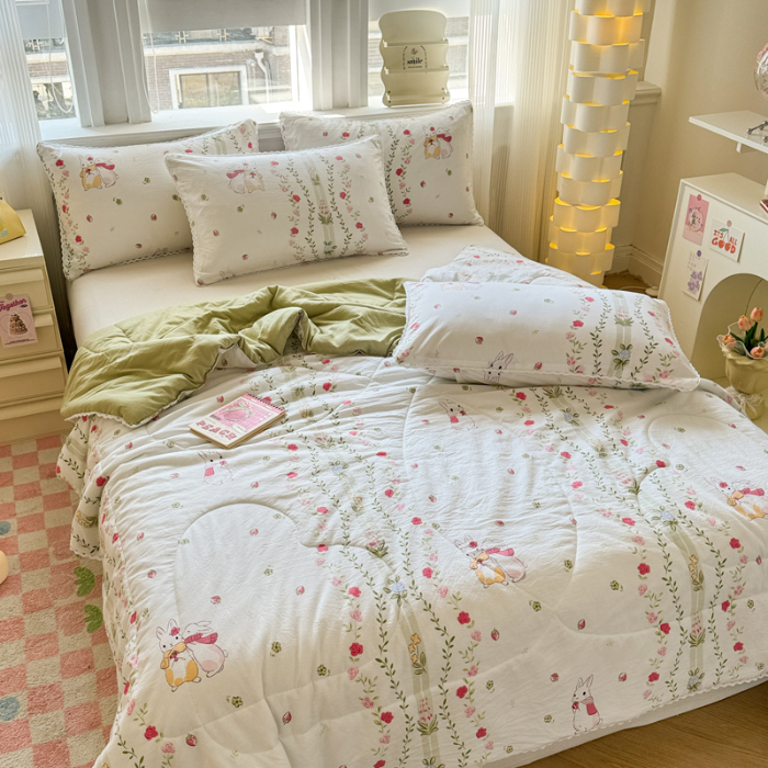 91家纺网 家纺一手货源 找家纺 慕尚家纺2025新款双层纱水洗夏被子被芯 草莓小兔