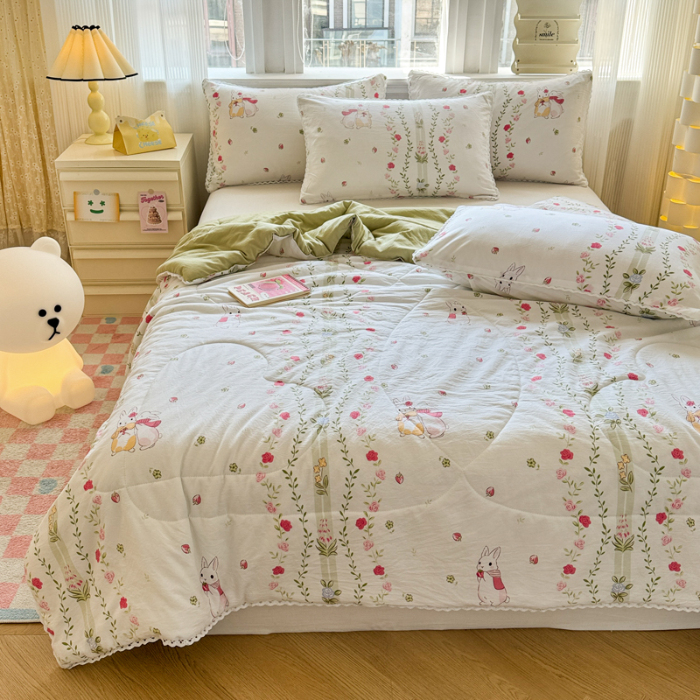 91家纺网 家纺一手货源 找家纺 慕尚家纺2025新款双层纱水洗夏被子被芯 草莓小兔