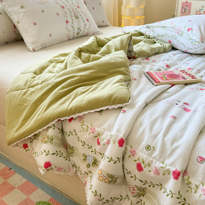 91家纺网 家纺一手货源 找家纺 慕尚家纺2025新款双层纱水洗夏被子被芯 草莓小兔