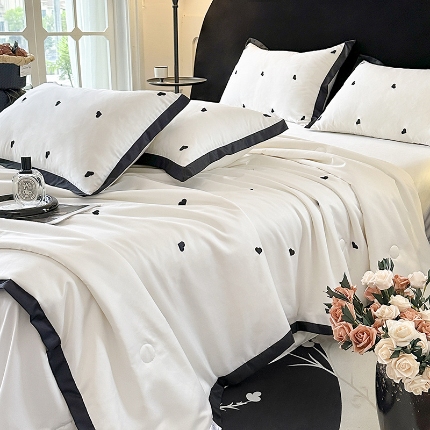 91家纺网 家纺一手货源 找家纺 （总）芯贝儿 2025新款法式轻奢风水洗真丝夏被四件套天丝绣花四件套