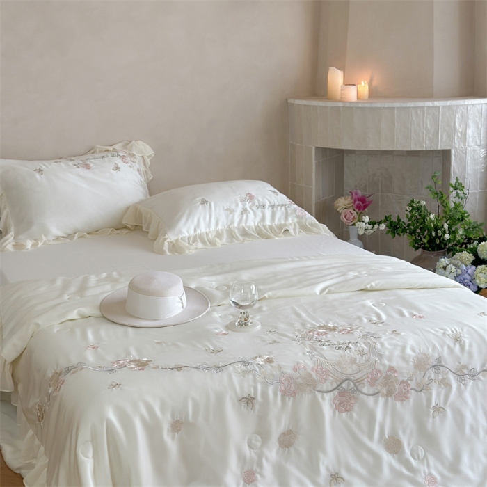 91家纺网 家纺一手货源 找家纺 MIU缪家居  2024新款80支兰精天丝夏被四件套-浪漫主义 白