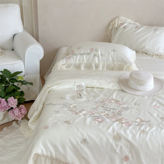 91家纺网 家纺一手货源 找家纺 MIU缪家居  2024新款80支兰精天丝夏被四件套-浪漫主义 白