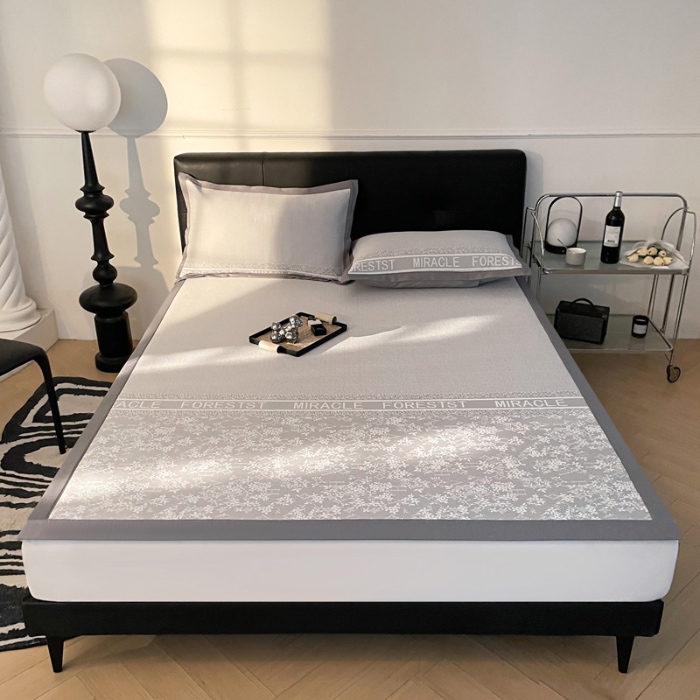 91家纺网 家纺一手货源 找家纺 凯罗 2024新款凉感提花冰丝床席三件套 简约生活--灰