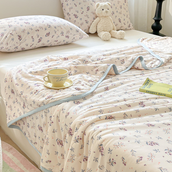 91家纺网 家纺一手货源 找家纺 葡萄家 2024新款A类母婴级大豆纤维牛奶丝针织棉夏凉被 紫色花甜